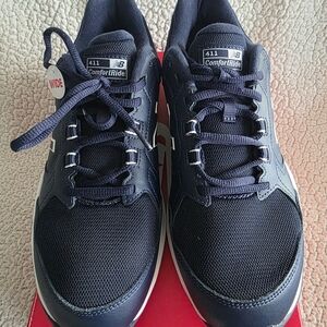 Mens Athletic New Balance Shoes! Size 9. 2(E) Wide/Large. New! 411 ComfortRide.